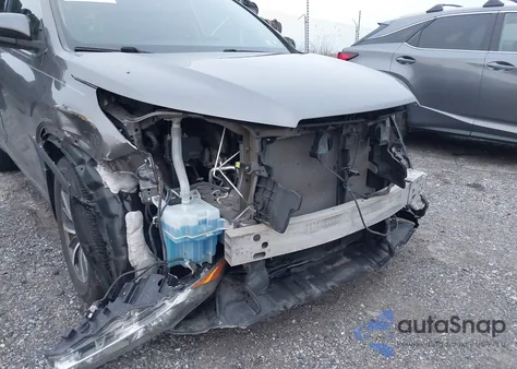 2018 Toyota Highlander Xle from USA, damaged, VIN 5TDJZRFH2JS836922